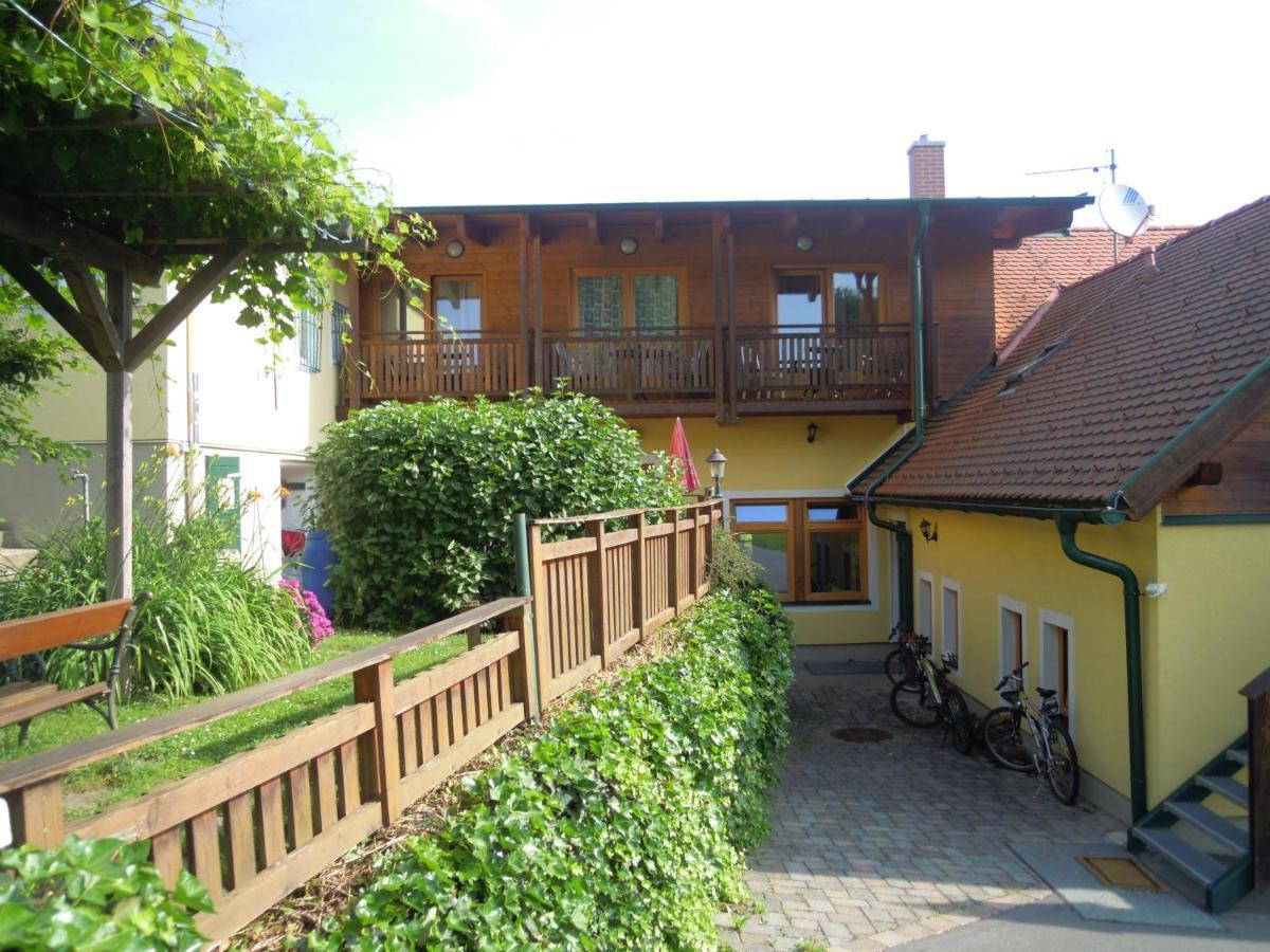 Ferienappartments Landhaus Fuehldichwohl Fehring Ngoại thất bức ảnh